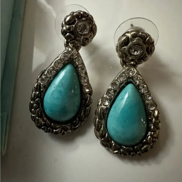 Jewelry - Picture 4 of 7